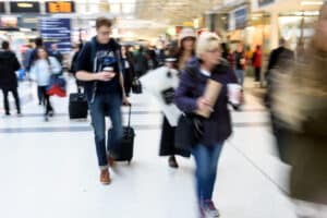 Jobs market stalls as permanent and temporary hiring both fall