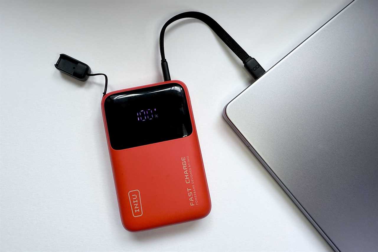 INIU Cougar P62-E1 20000mAh (65W) Power Bank – Lightest, most compact and fun 20K laptop power bank