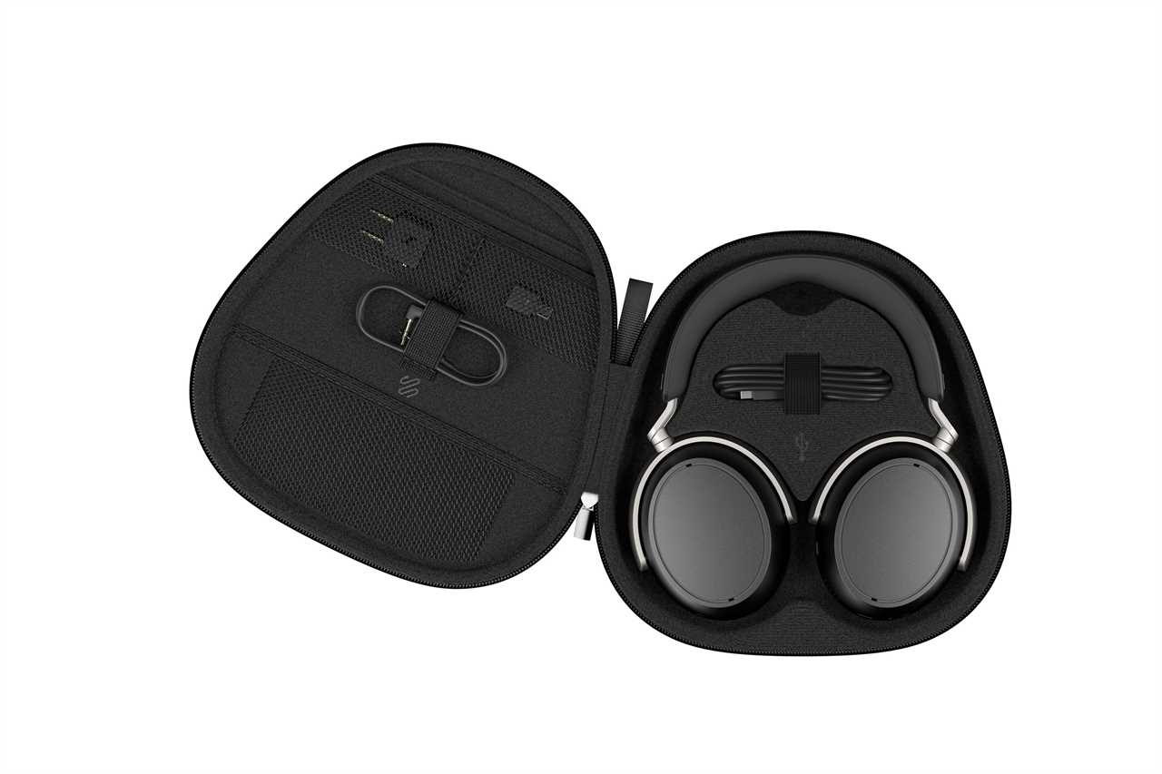 Sennheiser HDB 630 with accessory kit