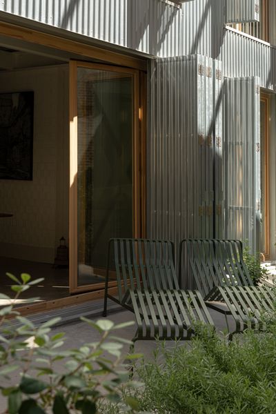 After a Complete Overhaul, a Luminous Warehouse Loft in Barcelona Seeks €1.3M