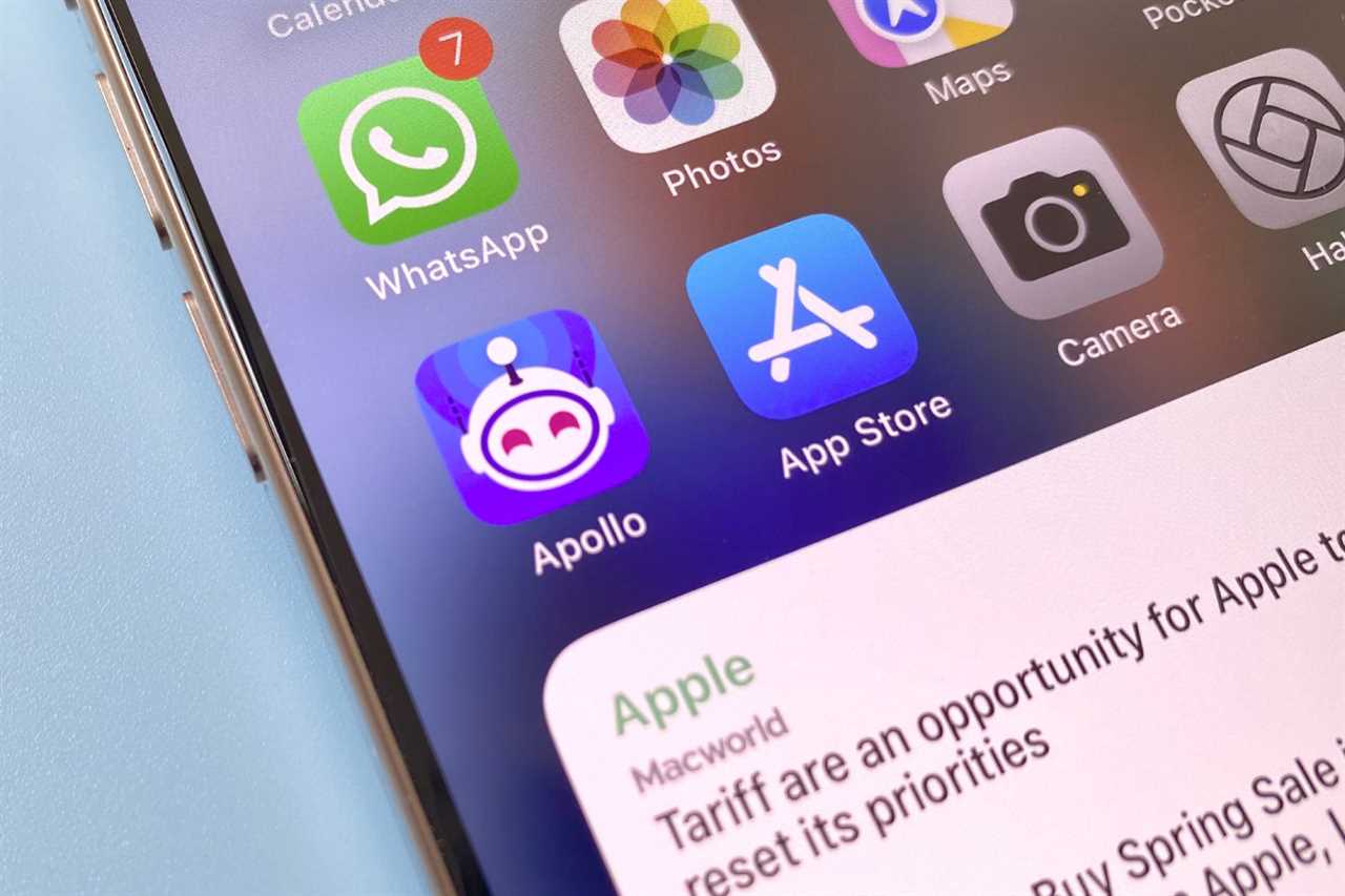 apollo reddit app icon on iphone