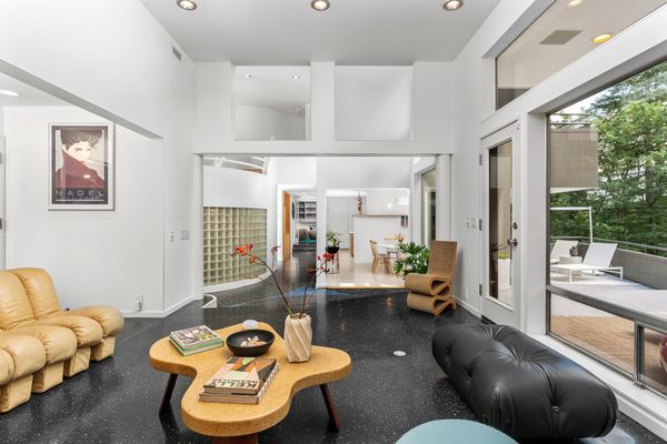 In Portland, an ’80s Residence Reborn Hits the Market for $1.8M