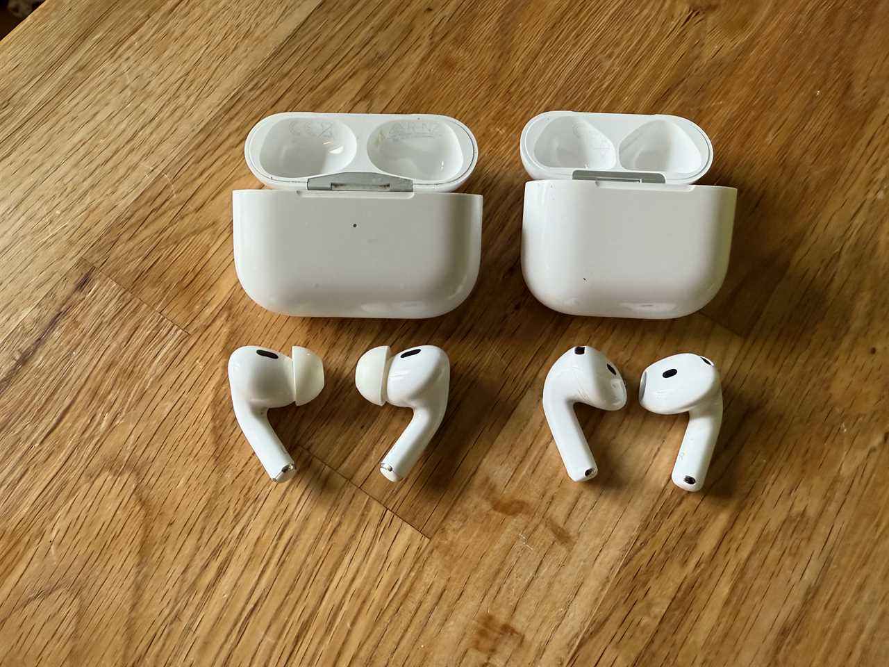 Airpods 4 bredvid AirPods Pro