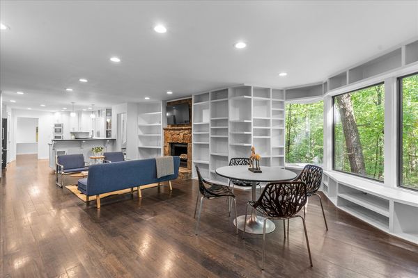 Surrounded by Giant Boulders, an Architect’s Tennessee Cabin Seeks $1.6M