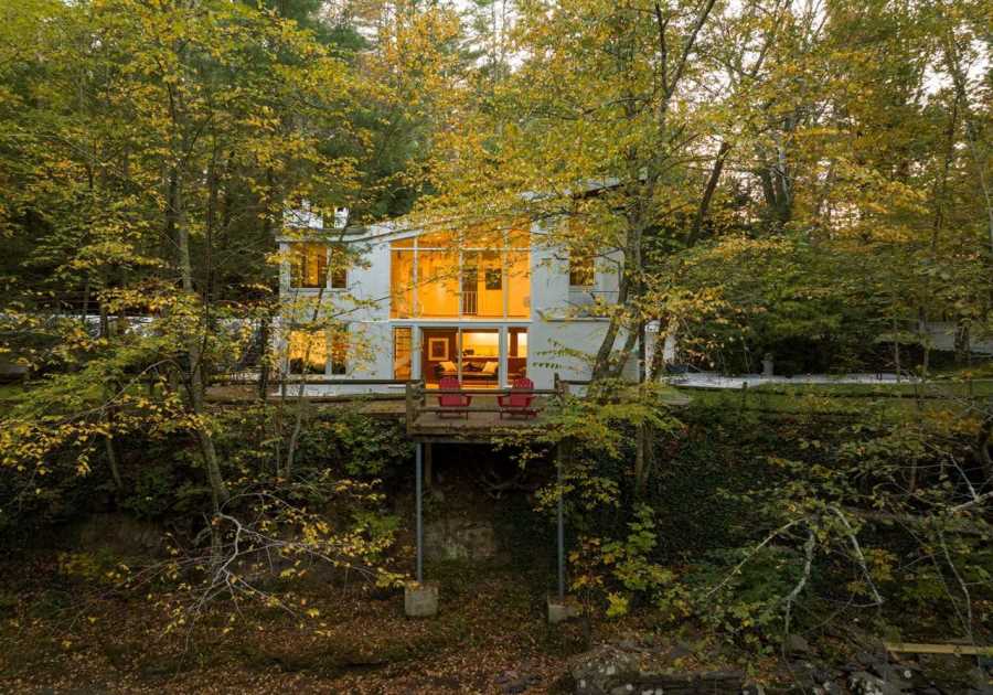 A Landscape Painter Designed This $879K Catskills Home—and It Shows
