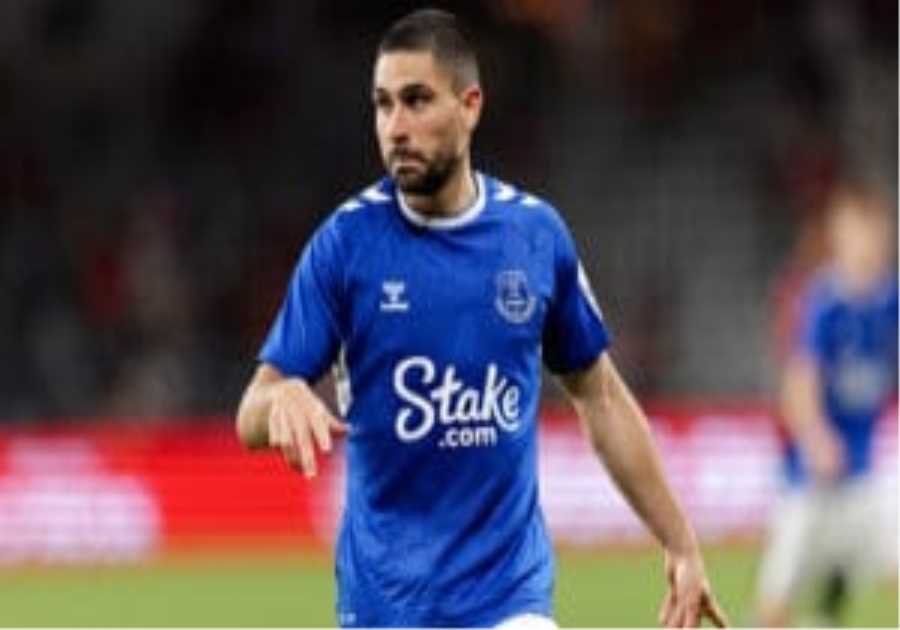 UK ministers face mounting pressure to restrict gambling advertising