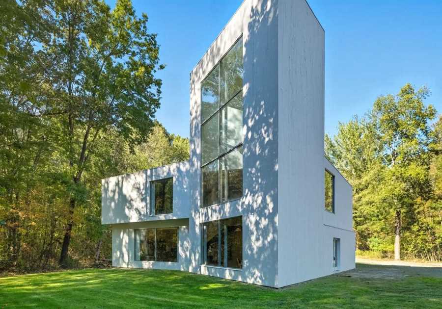 A Boxy, Light-Filled  Retreat in Pennsylvania Seeks $1.2M