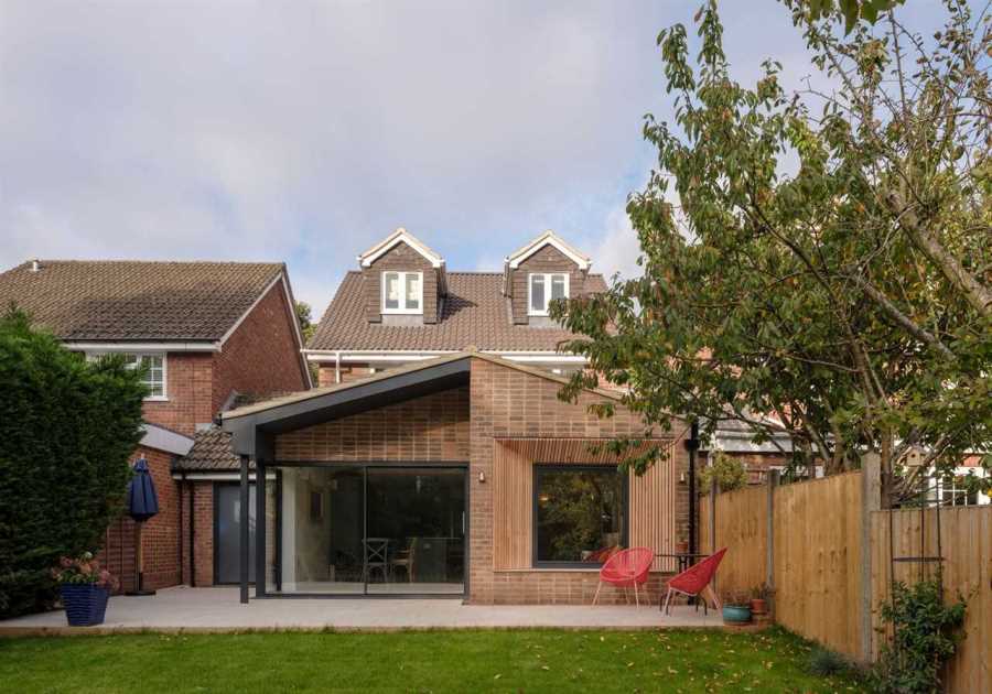 Before & After: Near London, a Basic Brick House Breaks Free From the ’70s