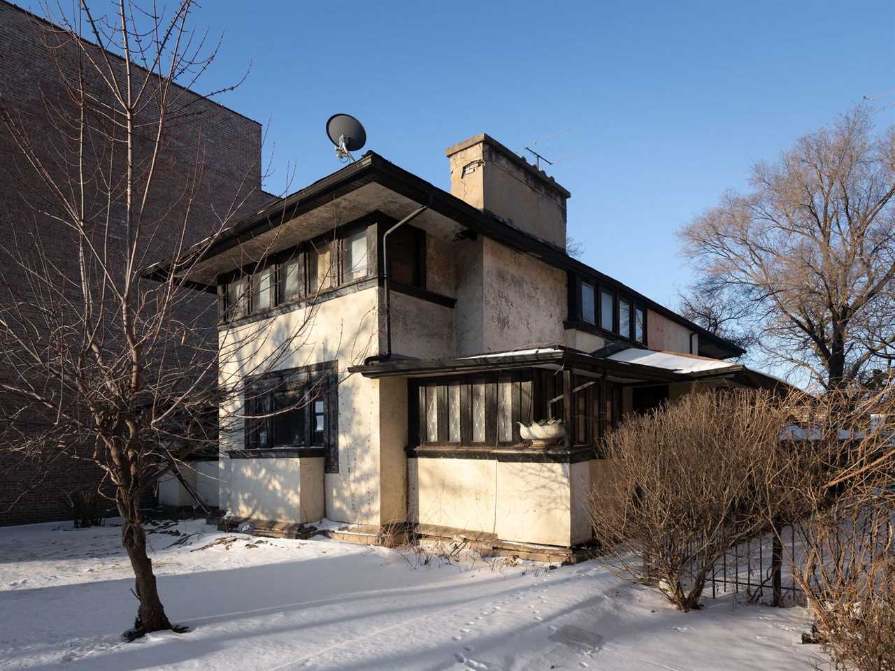 Who Faked the Zillow Listing for This Endangered Frank Lloyd Wright Home?