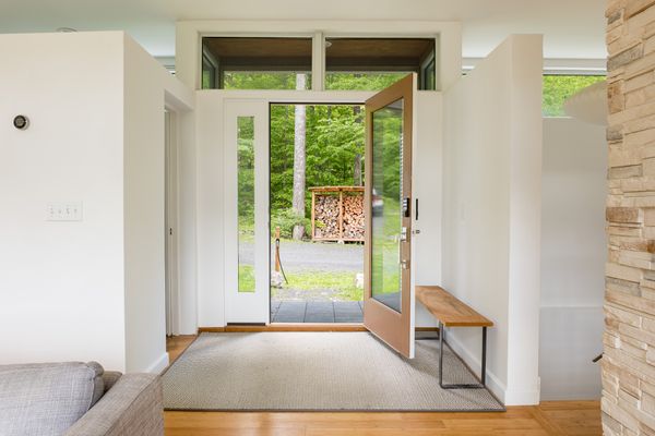 The home is an instance of architectural-designer Rocio Romero's LV pre-fab series, for which she is known. 