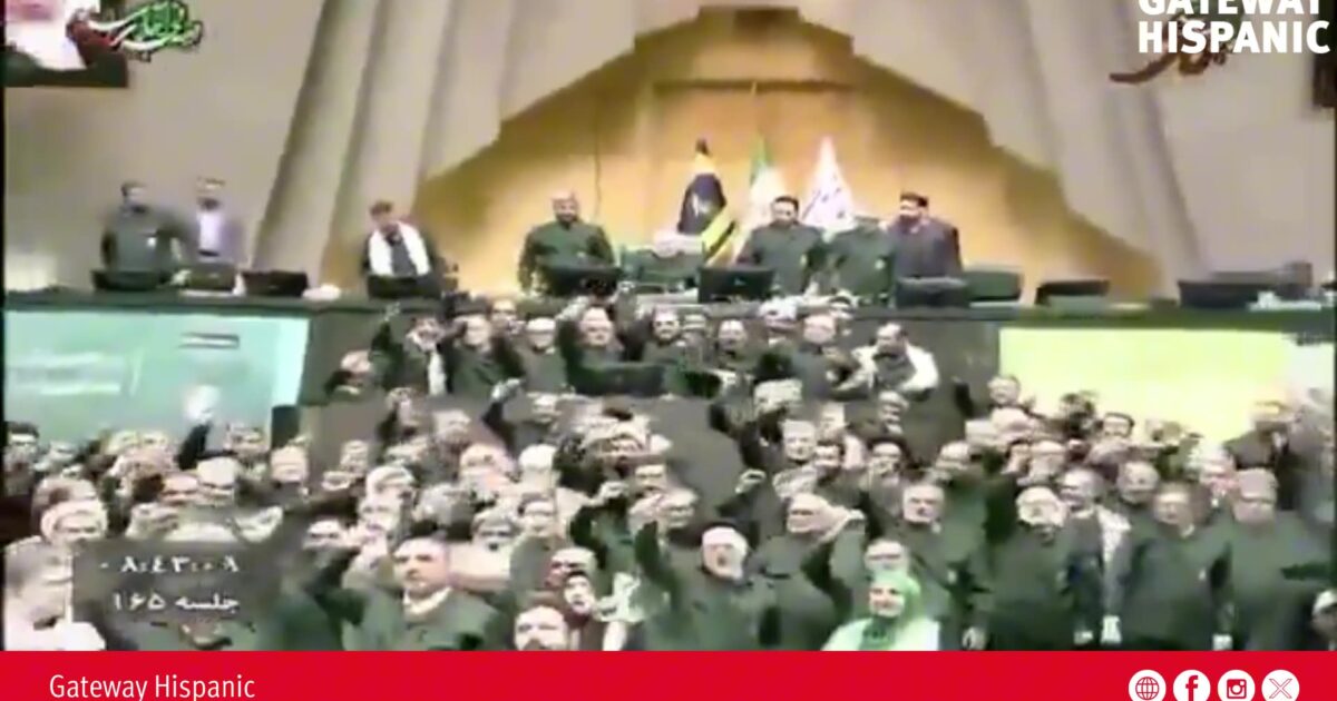 Iranian Lawmakers Chant “Death to America, Death to Israel” (VIDEO)