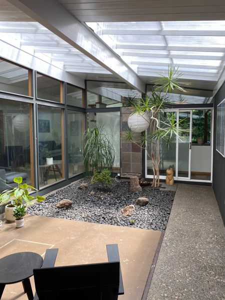 Before & After: To Inspire Their Midcentury Renovation, They Toured the Builder’s Own Home