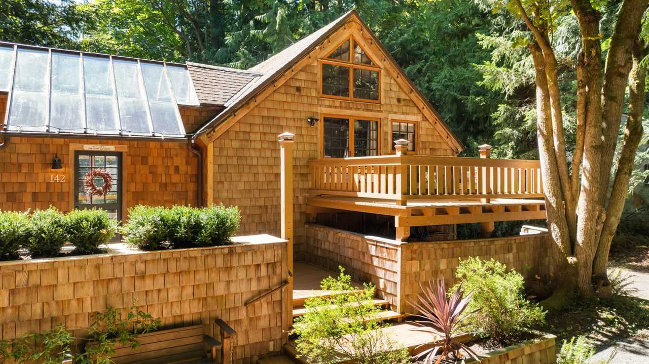 This $625K Washington Home Looks Like a Cabin, But It Feels Like a Greenhouse