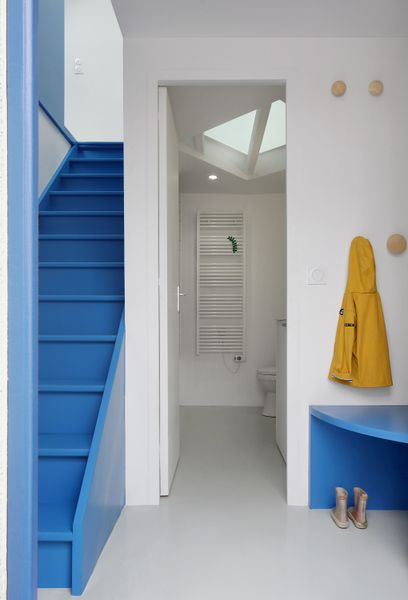 A Family in France Expanded Their Tiny Town House the Only Way They Could—by Building Up