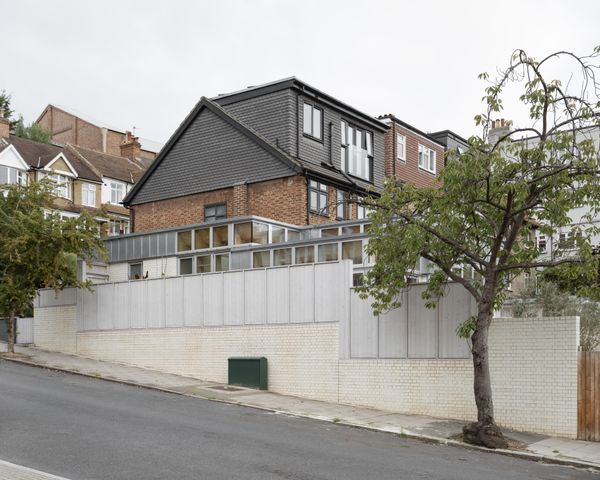 A London Home’s Glassy Addition Gives the Owners Room to Grow