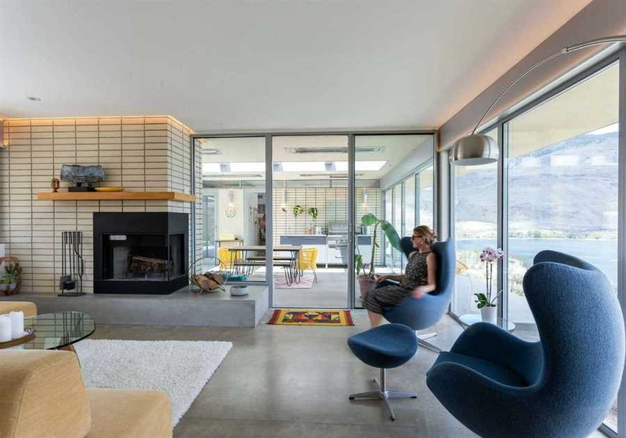 A Love for Midcentury Palm Springs So Strong, They Recreated It 1,500 Miles North