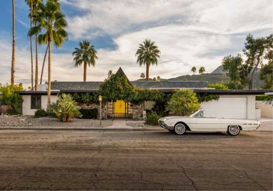 For $1.8M, a Palm Springs Midcentury That Feels Like a Trip to the Tropics