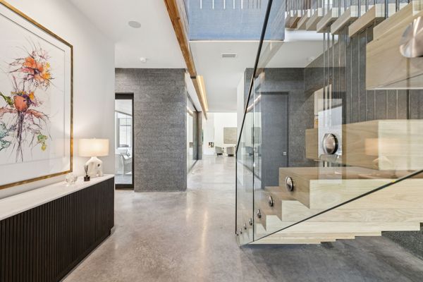 The Drive to This $5M Home in the Dallas Suburbs Was Designed to Help You Unwind