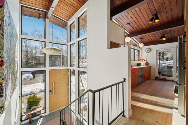 ’60s Charm Meets 21st-Century Eco-Friendly Tech at This $2M Hudson Valley Home