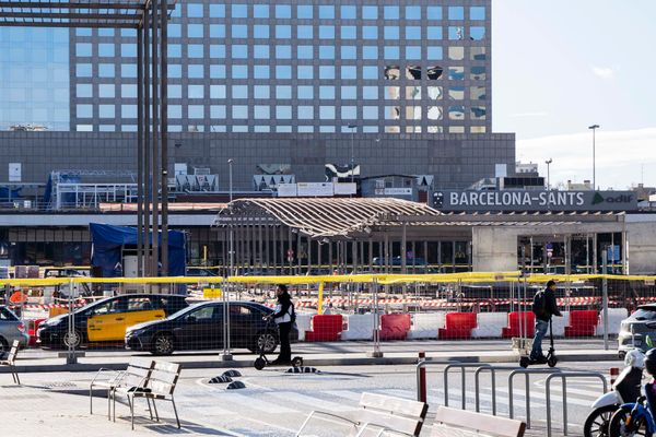 Sants under construction.