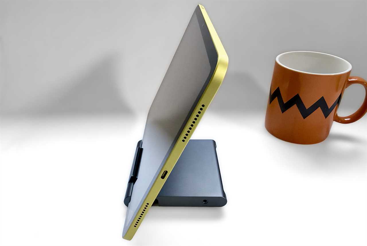 Satechi OnTheGo Foldable Stand Hub side landscape