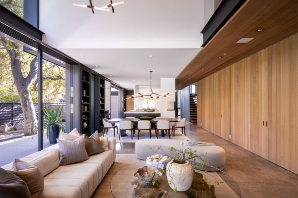 A Palo Alto Treehouse Designed Around Oaks and Redwoods