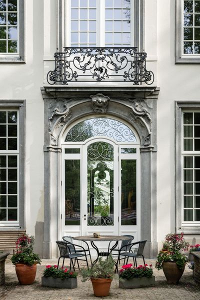 This Belgian Castle Was Once a Retreat for the Wealthy. Now Solo Agers Call It Home