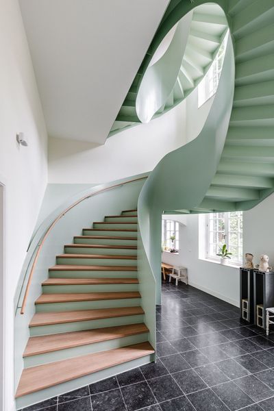 This Belgian Castle Was Once a Retreat for the Wealthy. Now Solo Agers Call It Home