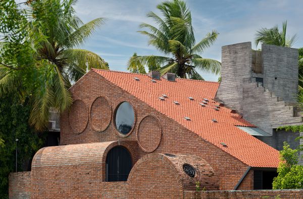 Brick Portals Channel Light and Air in This Multigenerational Home in India