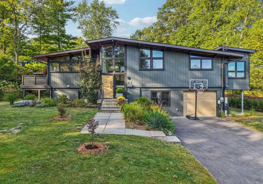 ’60s Charm Meets 21st-Century Eco-Friendly Tech at This $2M Hudson Valley Home