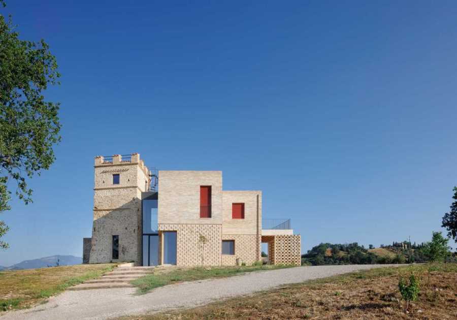 How They Pulled It Off: A Hilltop Home in Italy Built Around a 17th-Century Watchtower