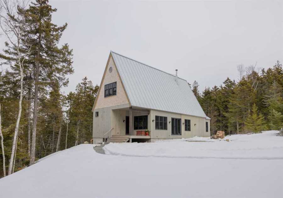 Construction Diary: How Japanese Minka Homes Inspired a Designer’s Coastal Cabin in Maine