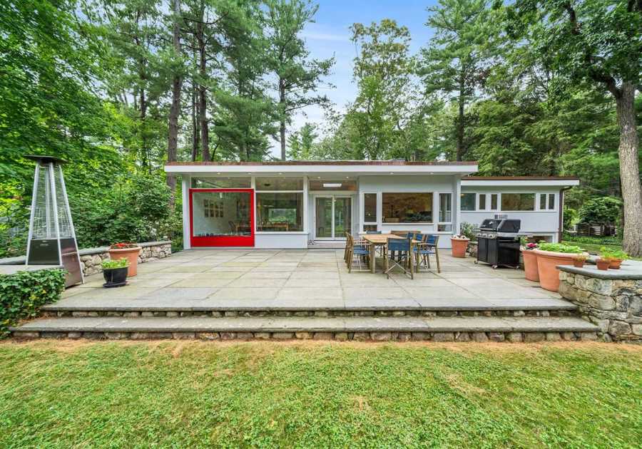 For $2M, You Can Land a ’50s Home in a Utopian Massachusetts Community