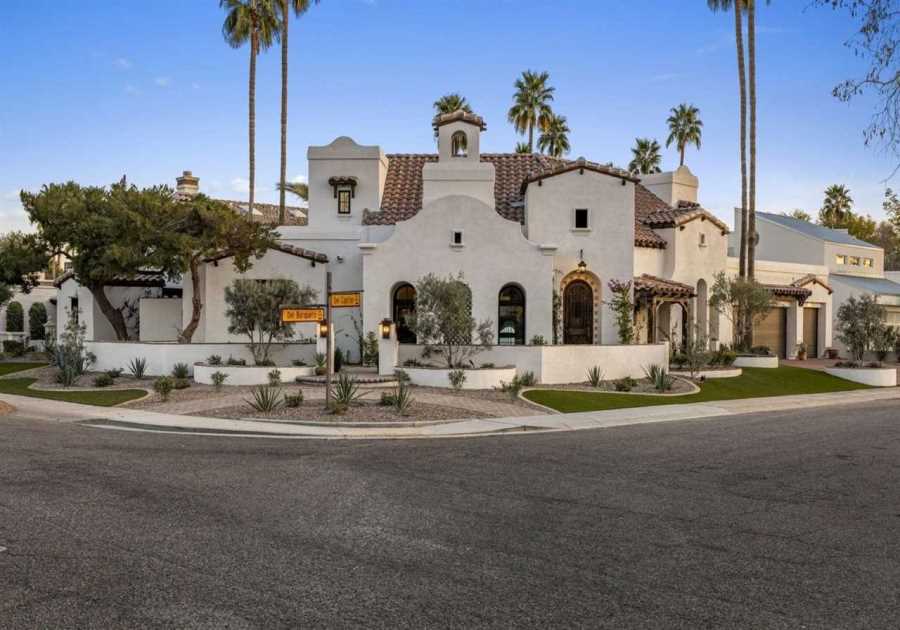 A Scottsdale Home Punctuated by Arches Hits the Market $2.7M
