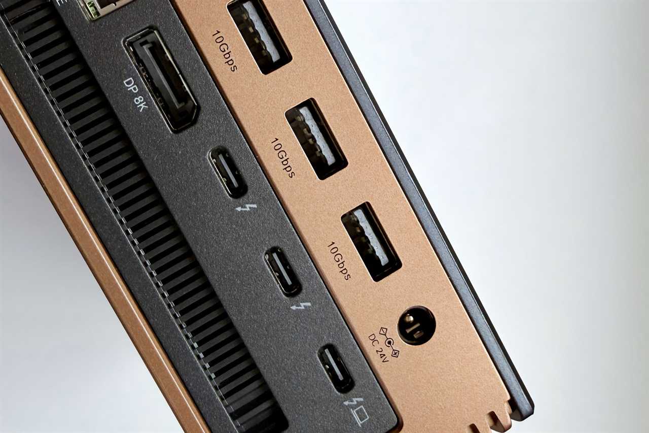 Ugreen Maxidok 17 in 1 Thunderbolt 5 Docking Station DisplayPort