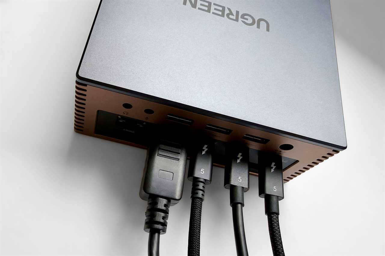 Ugreen Maxidok 17 in 1 Thunderbolt 5 Docking Station Thunderbolt ports