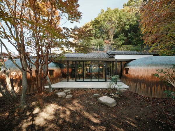 The Clay Domes Anchoring This Japanese Home Are Basically a Life-Size Ceramics Project