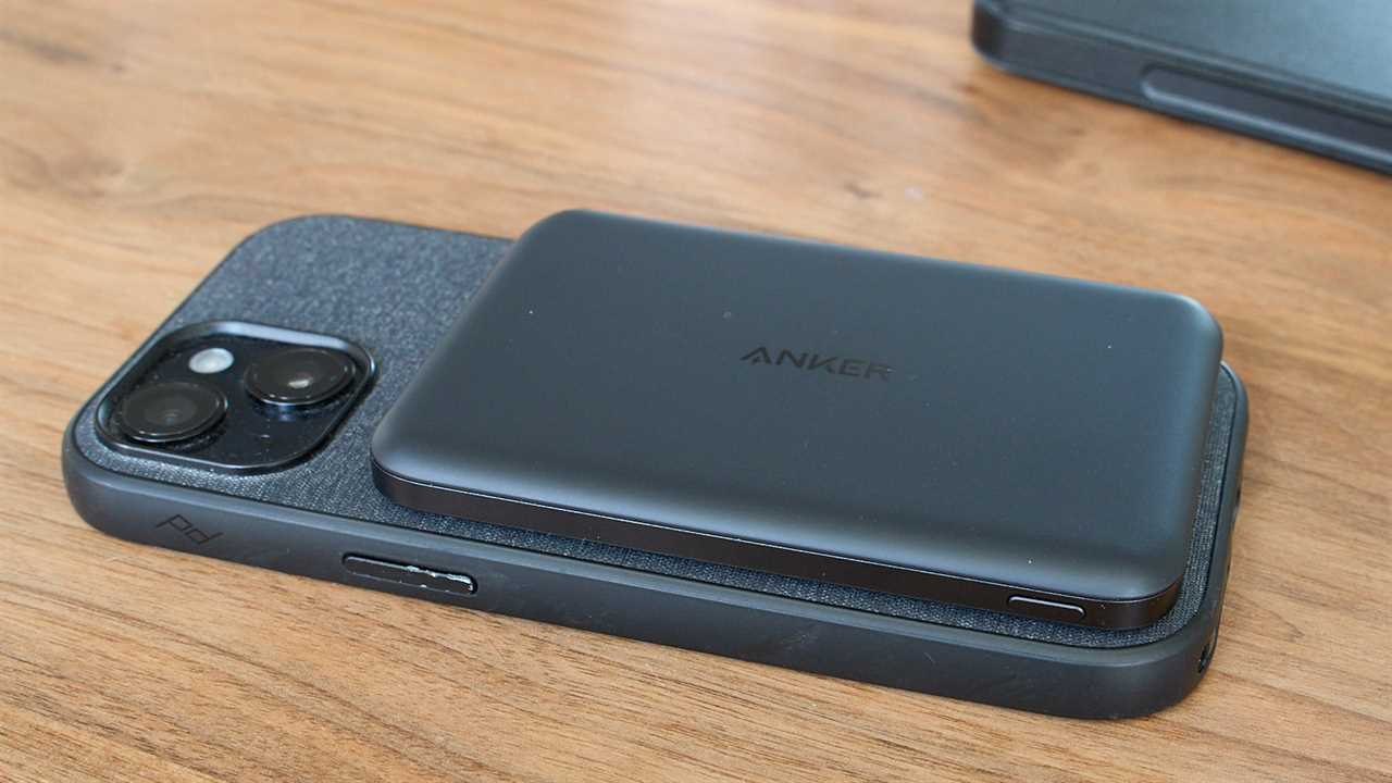 Anker Nano 5K MagGo Slim Power Bank - Super slim 5K wireless power bank