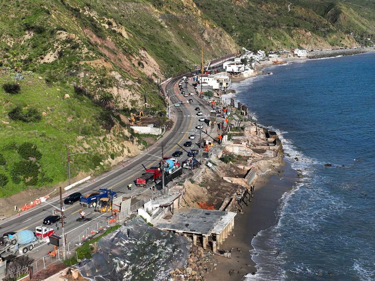 The Divisive Plan to Build Luxury Prefabs on Burned Coastal Malibu Lots