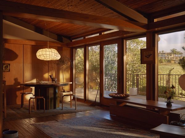 The Spring table in the dining area, by Nick, is surrounded by a set of vintage Stool 60s by Alvar Aalto.