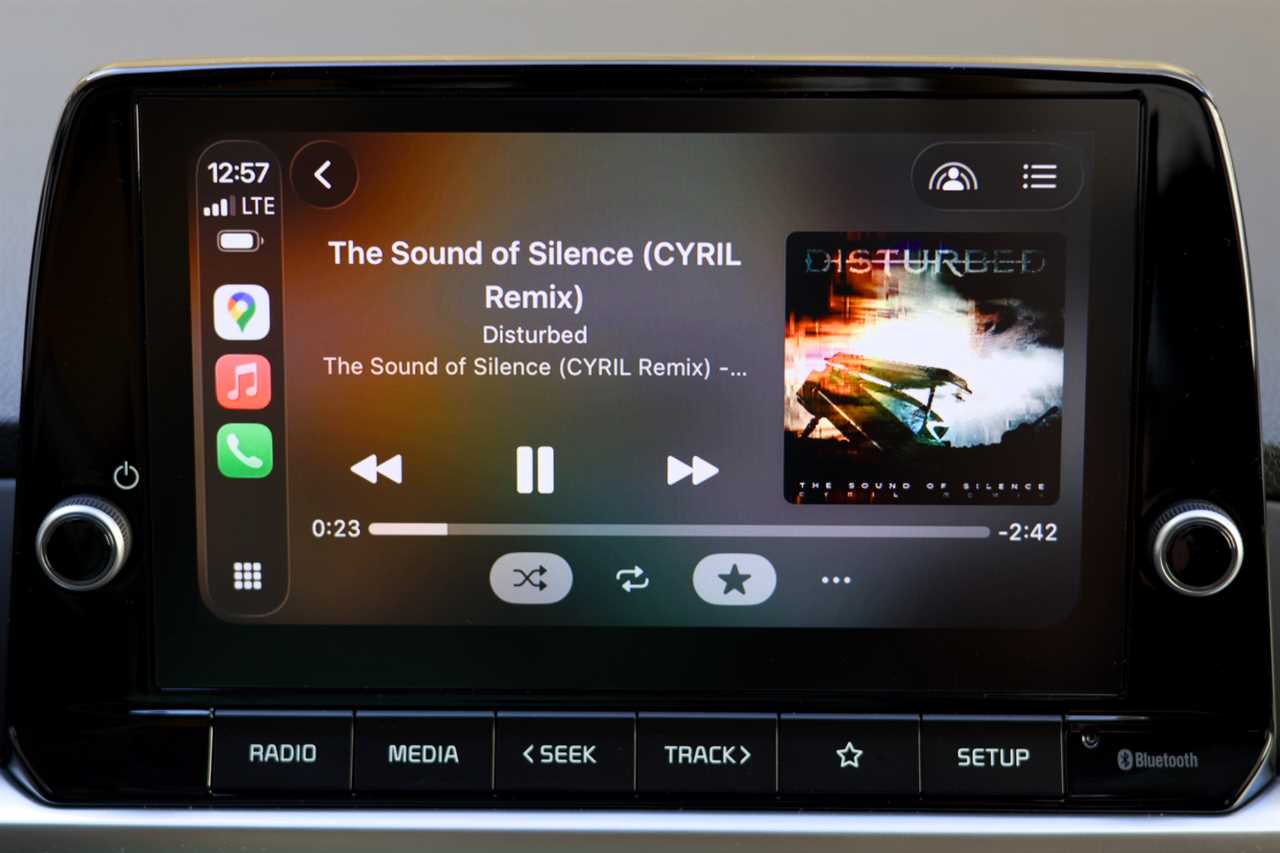 Apple CarPlay music playback