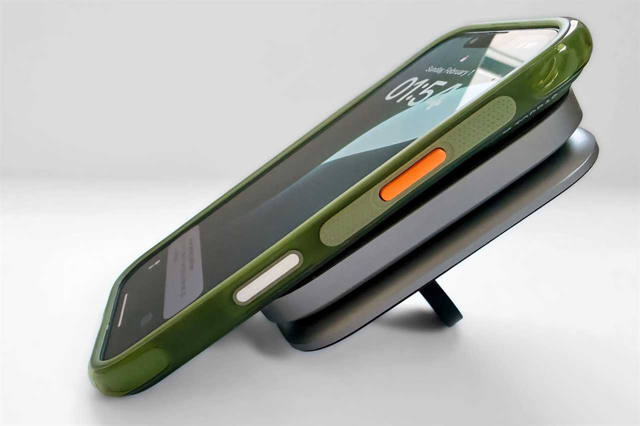 Scapade MagPower Pro 3 in 1 Foldable 5K Power Bank stand