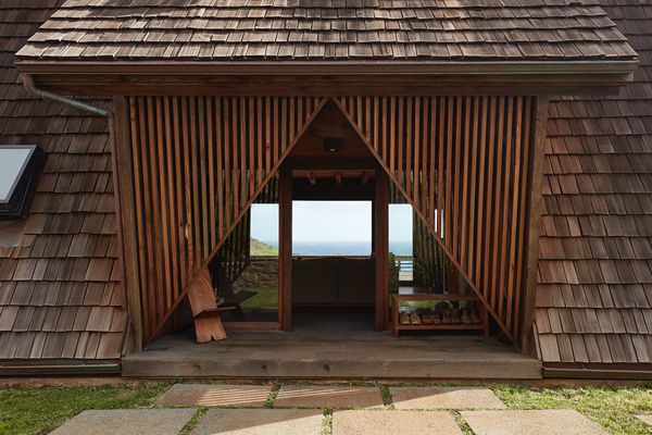 Windows Boated Over for This Hawaiian Cabin Were Brought to Shore on—What Else—Surfboards