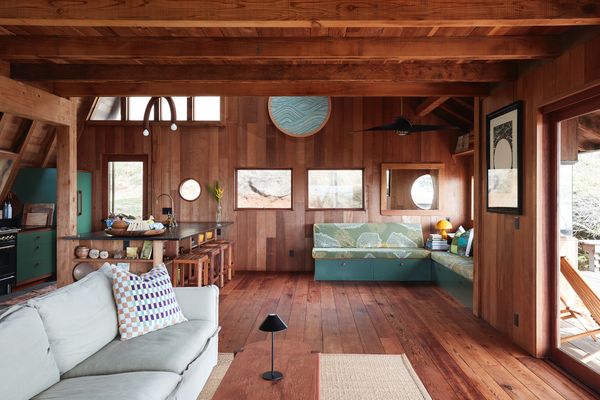 Windows Boated Over for This Hawaiian Cabin Were Brought to Shore on—What Else—Surfboards