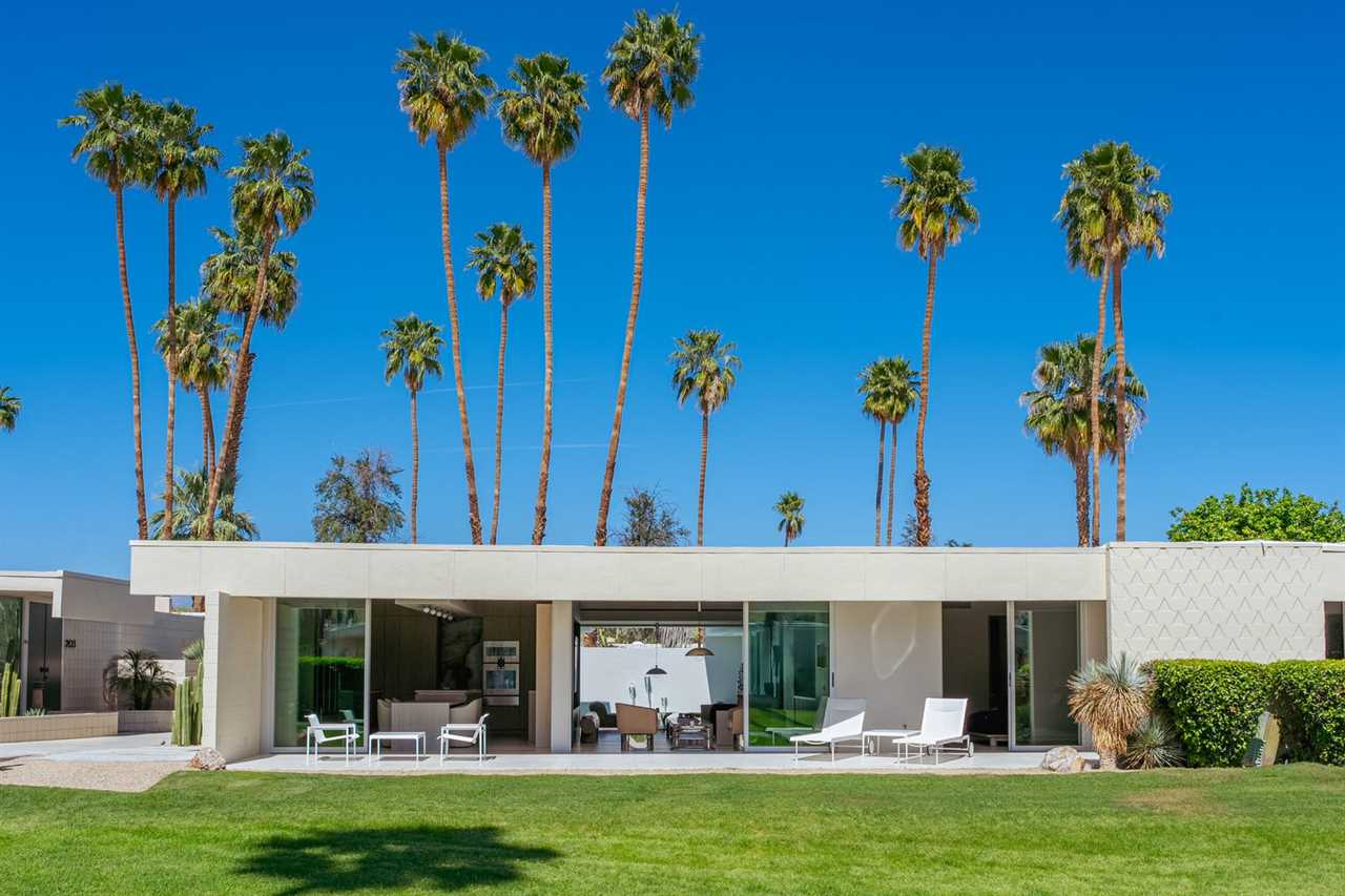 In Palm Springs, a $2.2M Midcentury Wraps Around a Courtyard Pool
