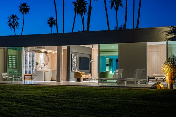 In Palm Springs, a $2.2M Midcentury Wraps Around a Courtyard Pool