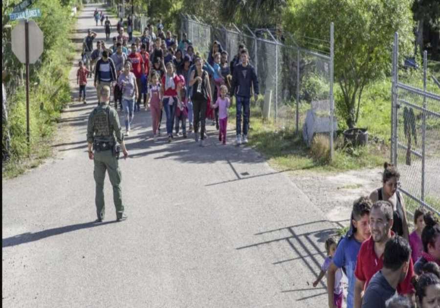 Poll Finds Majority of Americans View Democrats as an ‘Open Borders’ Party