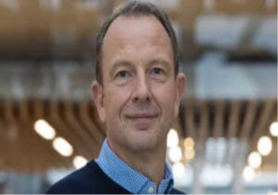 John Lewis chairman’s pay climbs 21% to £1.2m as 3,300 roles disappear across the partnership