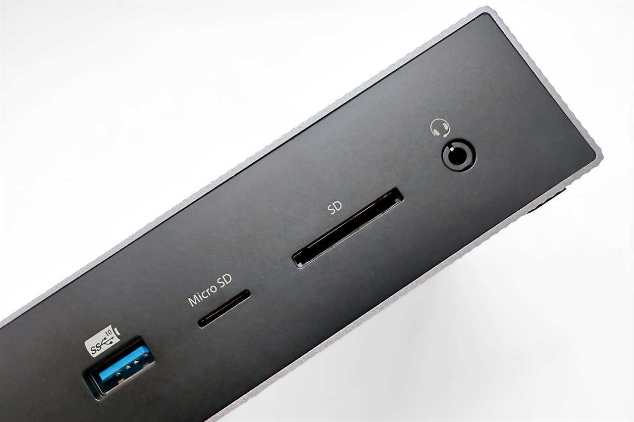 Kensington SD5000T5 EQ Thunderbolt 5 Docking Station card readers