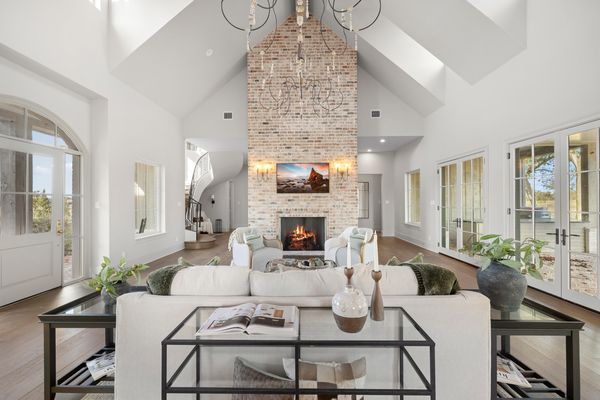 Wide-Open Land Surrounds This New Texas Build Seeking $3.4M